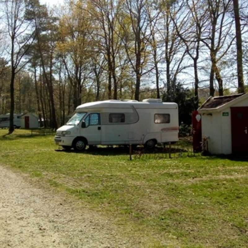 Camper pitch (also for > 3500 kg) with private bathroom